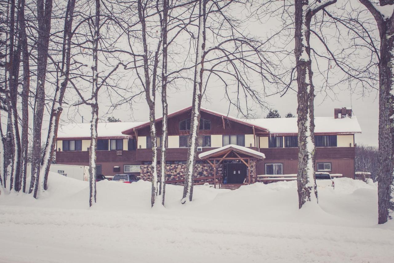 North Acres - Black River Locanda 2*